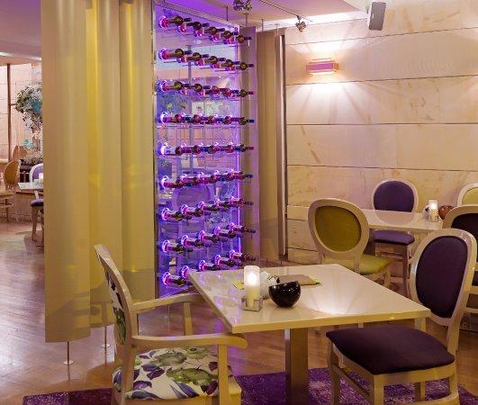 Plaza Lounge