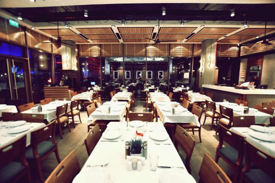 Grillo Restaurant & Bar